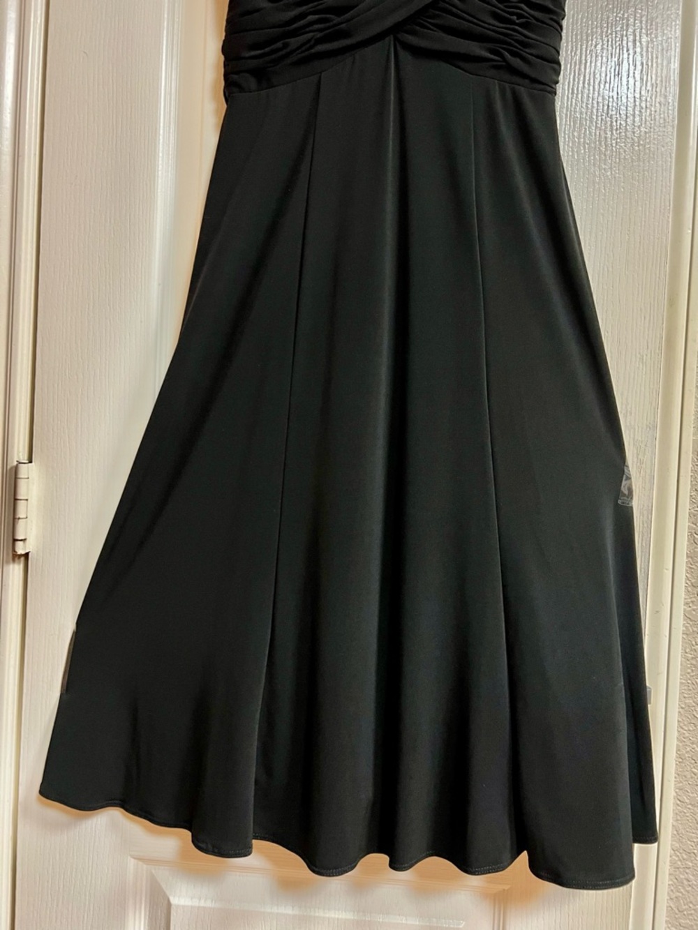Alfred Angelo Black Party Dress V-Neck, V-Back, Lined, zippered back, size 6 - Picture 4 of 11